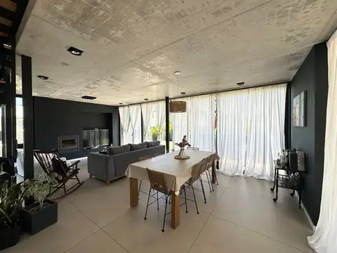 Casa 3 ambientes con 3 baños