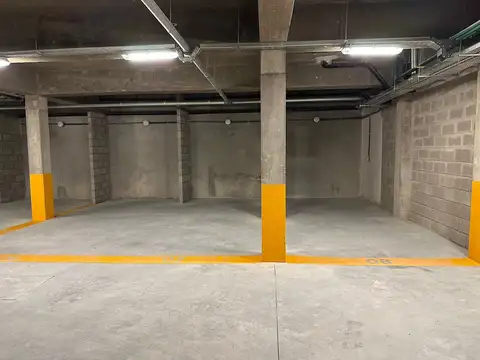 VENTA COCHERA CUBIERTA CON BAULERA VILLA DEVOTO