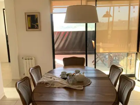 Casa en Alquiler Temporal con 2 cocheras