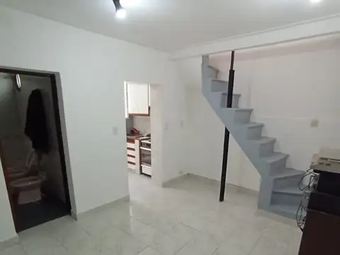 Depto Tipo Casa en Venta en Villa del Parque, USD 139.000