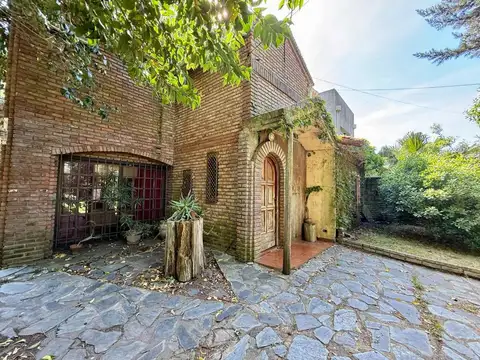 Casa 5 ambientes con 1 baño