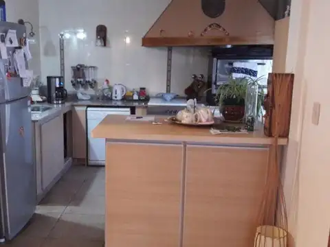 Casa 6 ambientes con 3 baños