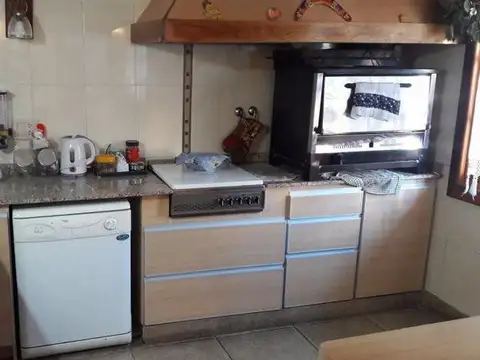 Casa en Venta con 3 cocheras