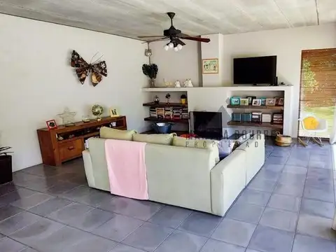 Casa 5 ambientes con 3 baños