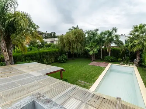 Casa 5 ambientes con 3 baños