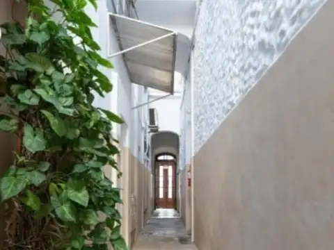 Departamento tipo casa en venta en Barracas