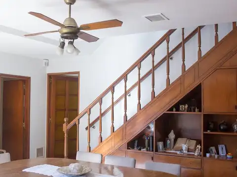 Casa 7 ambientes con 3 baños