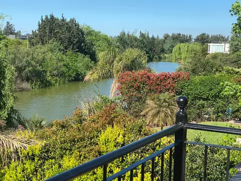 Casa 6 ambientes con 3 baños