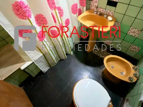 2 CASAS DE 3 AMB. EN EXCELENTE UBICACION