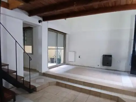 Depto Tipo Casa en Venta al Este