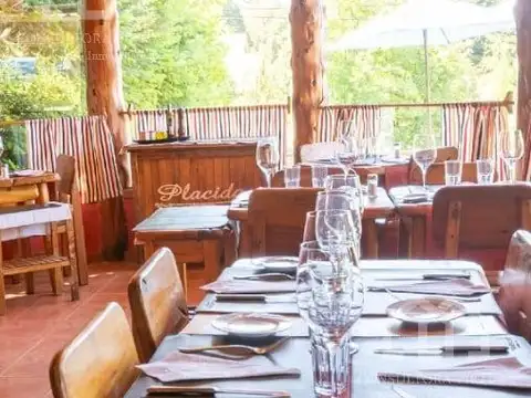 Venta Local Gastronómico y 2 Viviendas