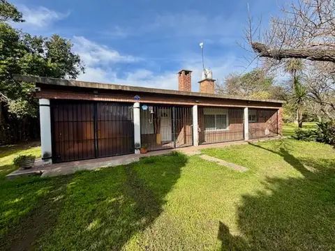 CASA EN VENTA EN CASILDA- 3 DORMITORIOS CON PILETA