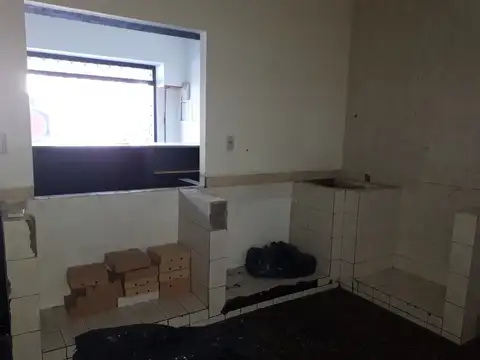 Local en Alquiler Via Púb.