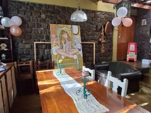 CASA 4 AMBIENTES CON GARAGE Y QUINCHO