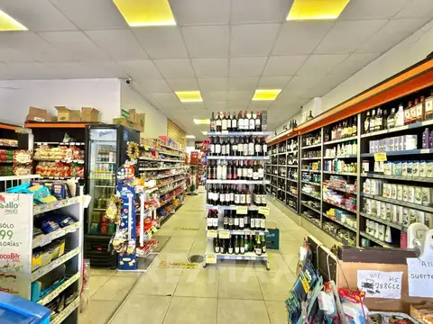 Venta de Local con Deposito yvivienda en V Urquiza