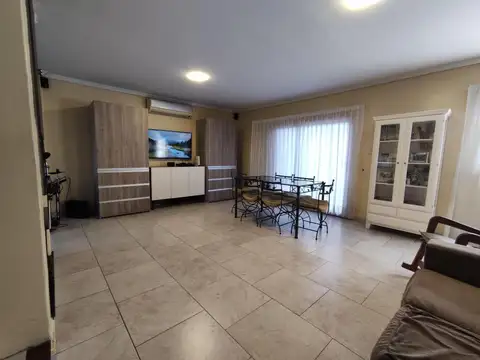 Depto Tipo Casa en Venta de 4 ambientes