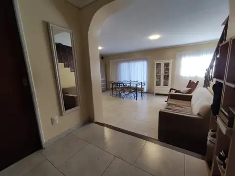 Olavarría e/ Alvear y Avenida Mitre