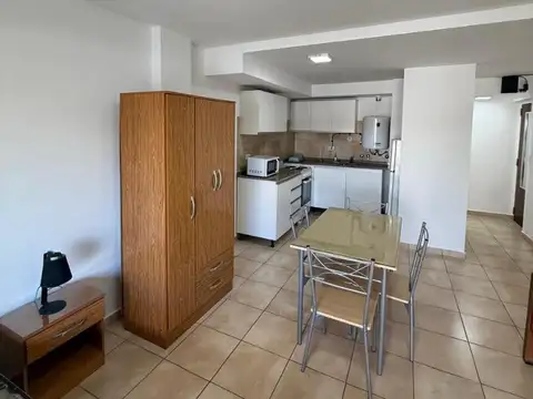 Departamento en Alquiler en Abasto, $ 450.000