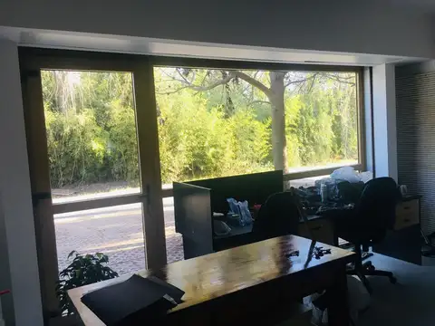 Local  en Alquiler en Escobar, G.B.A. Zona Norte, Argentina