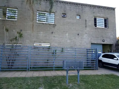 Oficina 6 ambientes con 3 baños