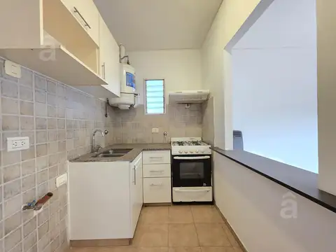 Departamento en Alquiler en Villa Ballester - Tres Ambientes con Cochera - Muy luminoso