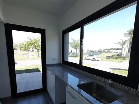 San Pablo, Pilar 3300