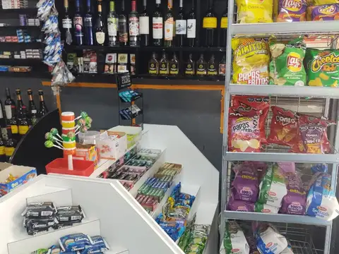 Excelente Maxikiosco Fiambrería en Villa Crespo