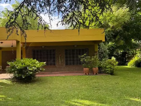 CASA QUINTA EN EZEIZA (LA UNIÖN) PARQUE - PILETA