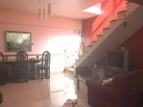 Depto Tipo Casa en Venta de 3 dormitorios