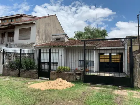 Chalet sobre lote de 265 M2