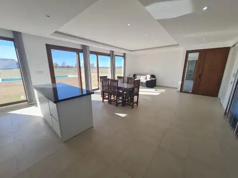 Casa en Venta en Coronel Brandsen, USD 200.000