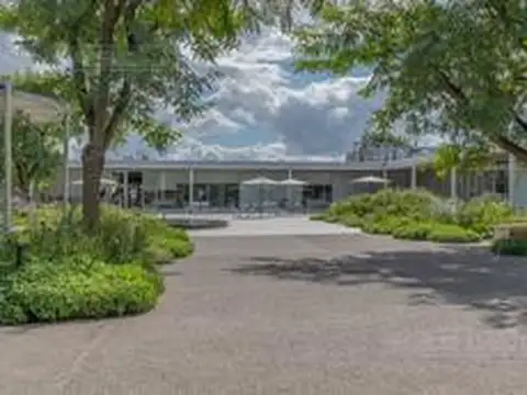 LOTE INTERNO. ORIENTACION ESTE.