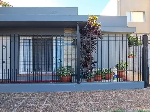 CASA LOTE PROPIO  - CASTELAR NORTE