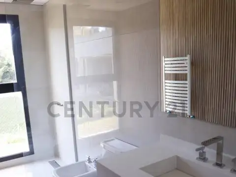 Casa en venta en planta baja barrio cerrado LAS CAROLINAS
