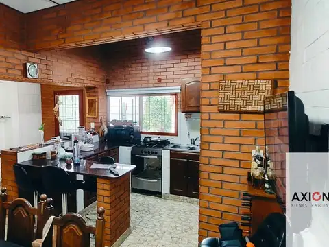 53 E/ 28 y 29-Casa en venta de 3 dormitorios Zona Hospital Italiano
