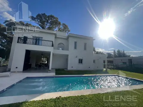 Casa 4 Ambientes en venta y alquiler - opcional extra muebles - APTA CREDITO Barrio la Candida