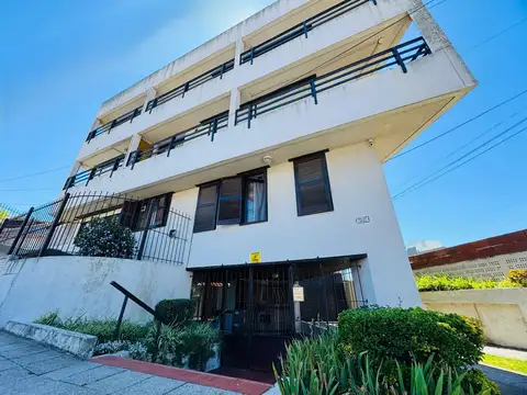 Departamento en Guiraldes 1000 de dos ambientes con cochera