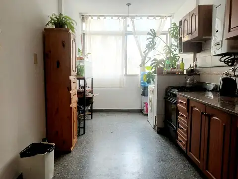 56 E/ 6 Y 7: DEPARTAMENTO EN VENTA.