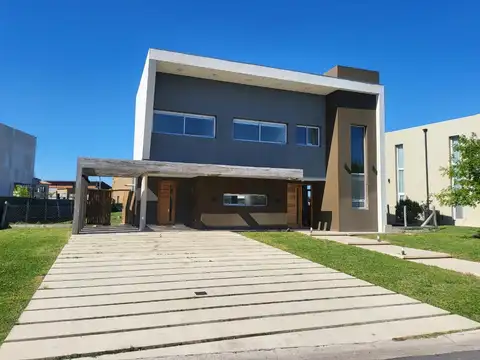 CASA EN VENTA CANNING BARRIO TERRALAGOS