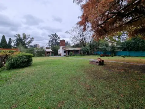 Casa 5 ambientes con 1 baño