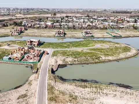 Lote en venta en San Fermín con excelente orientación y tamaño