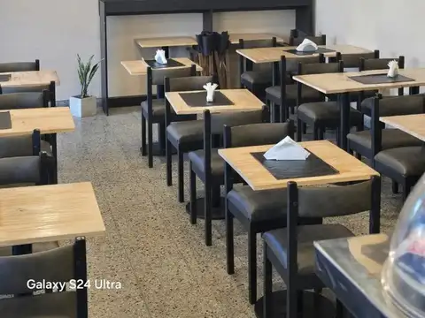 Venta de bar (muy buena ubicación)