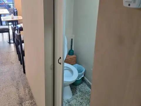 Venta de bar (muy buena ubicación)