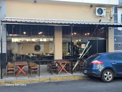 Venta de bar (muy buena ubicación)