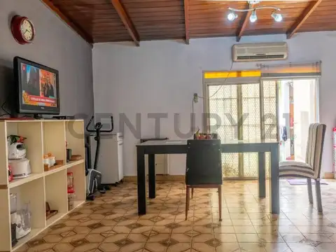 Av. 137 e/ 64 y 65 - PH de 3 Dormitorios al Frente en Venta