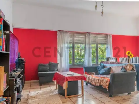 Av. 137 e/ 64 y 65 - PH de 3 Dormitorios al Frente en Venta