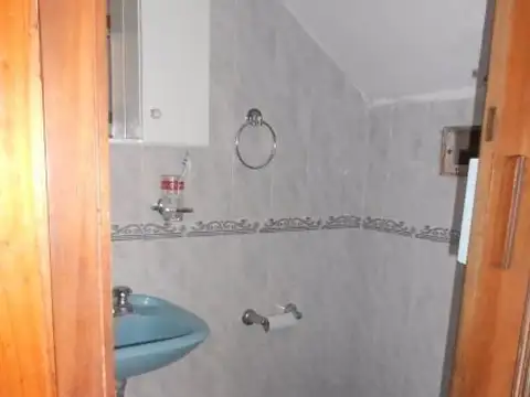 Amplia casa multifamiliar