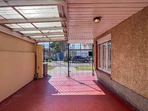 Casa en Venta con 3 cocheras