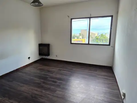 Av Rivadavia 1500, Piso 1