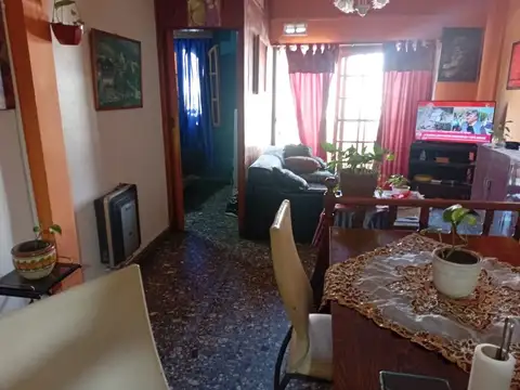 Venta de Departamento cuatro ambientes Tapiales